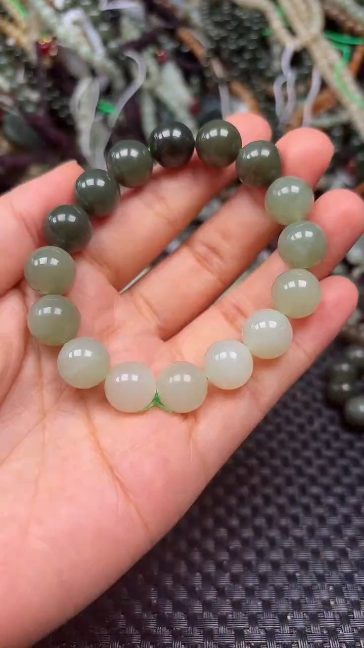 和田玉未镶嵌颈饰1