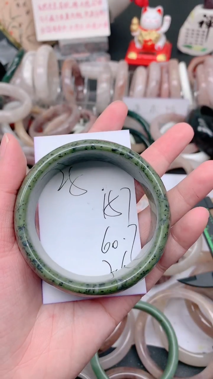 未镶嵌手镯石英质玉157