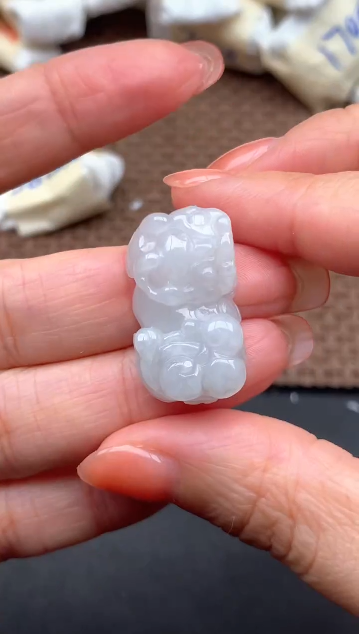 未镶嵌挂件翡翠1