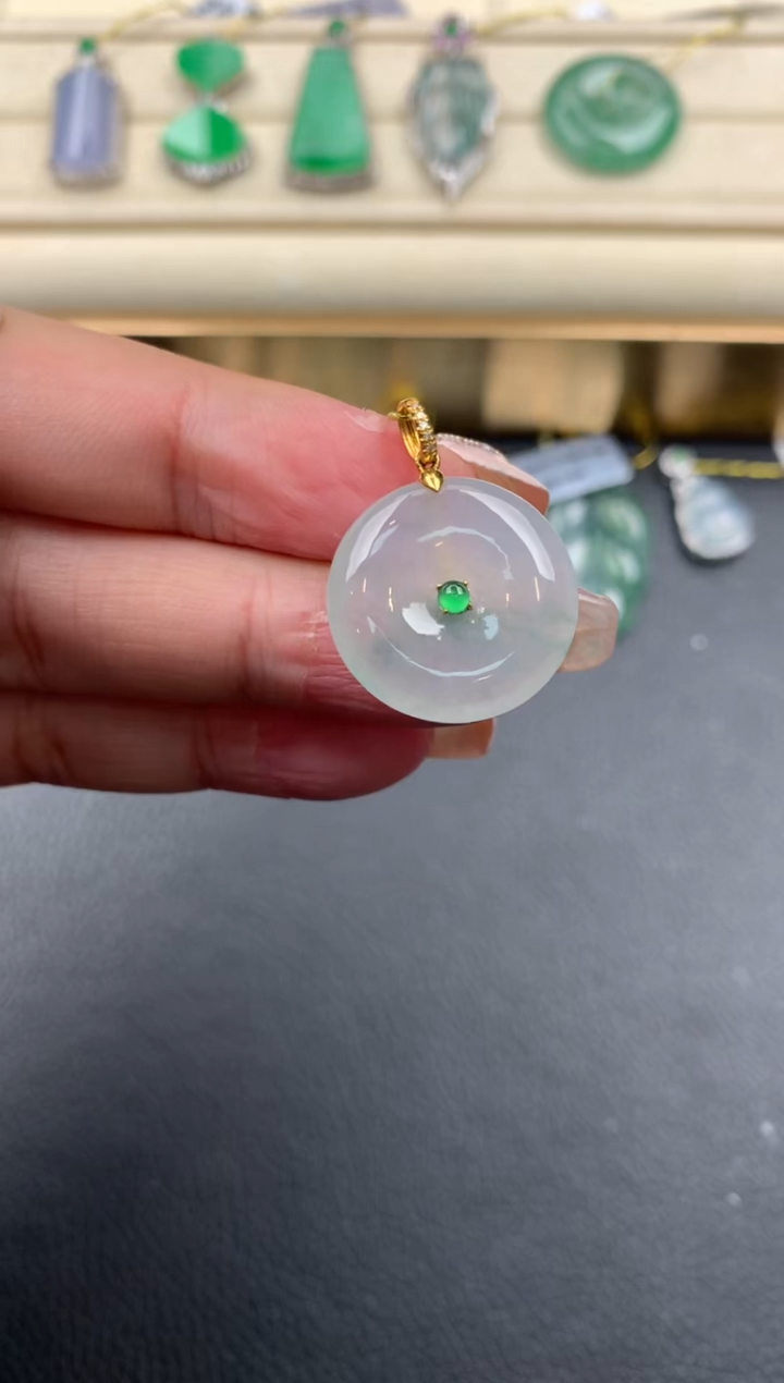 【闪购商品】翡翠颈饰18K金镶嵌D610