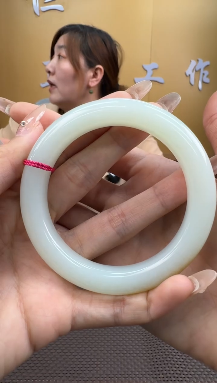 【闪购商品】和田玉手镯未镶嵌59