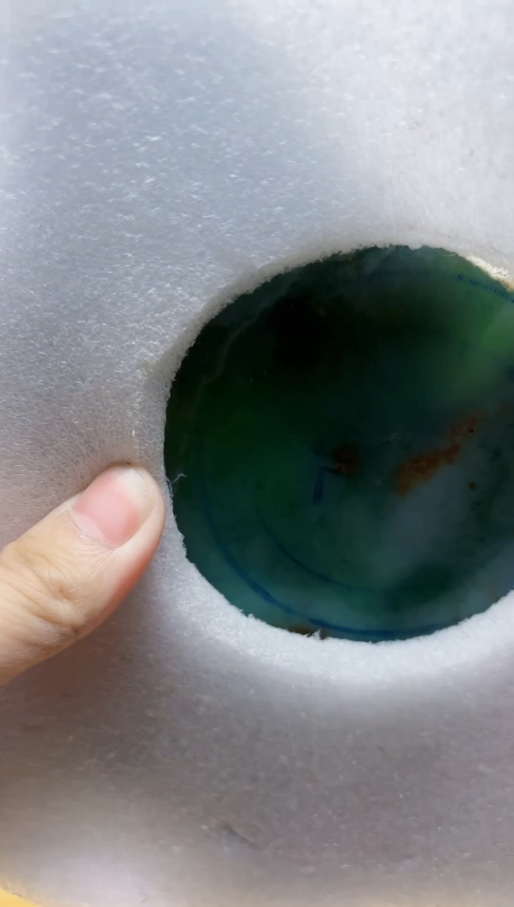 翡翠未镶嵌颈饰尉****）翡翠A货 姜谭261