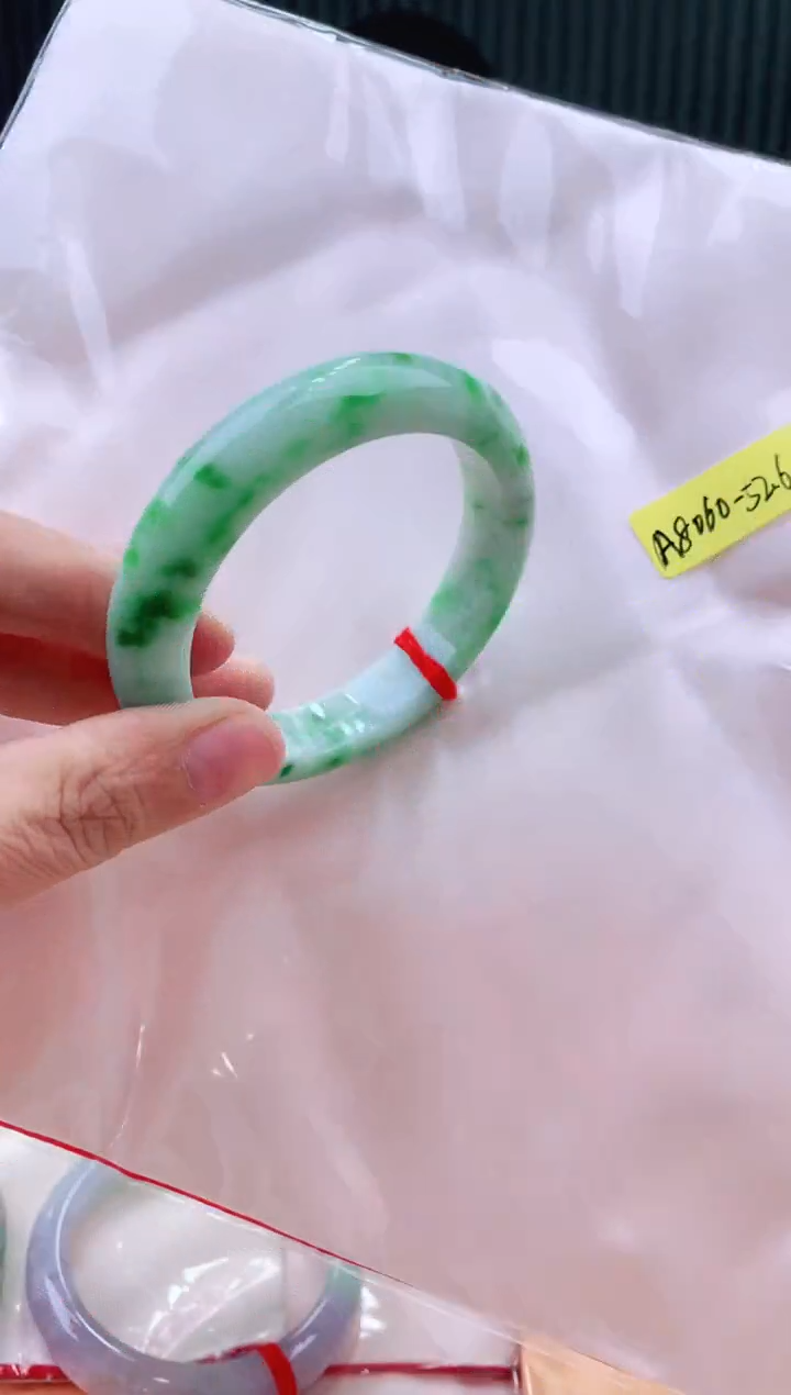 未镶嵌手镯翡翠52+