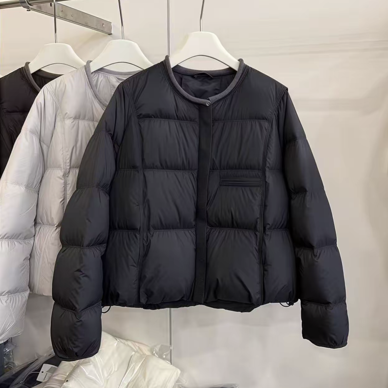 白鸭绒羽绒服女短款冬季2025新款韩版宽松高级感小个子面包服外套