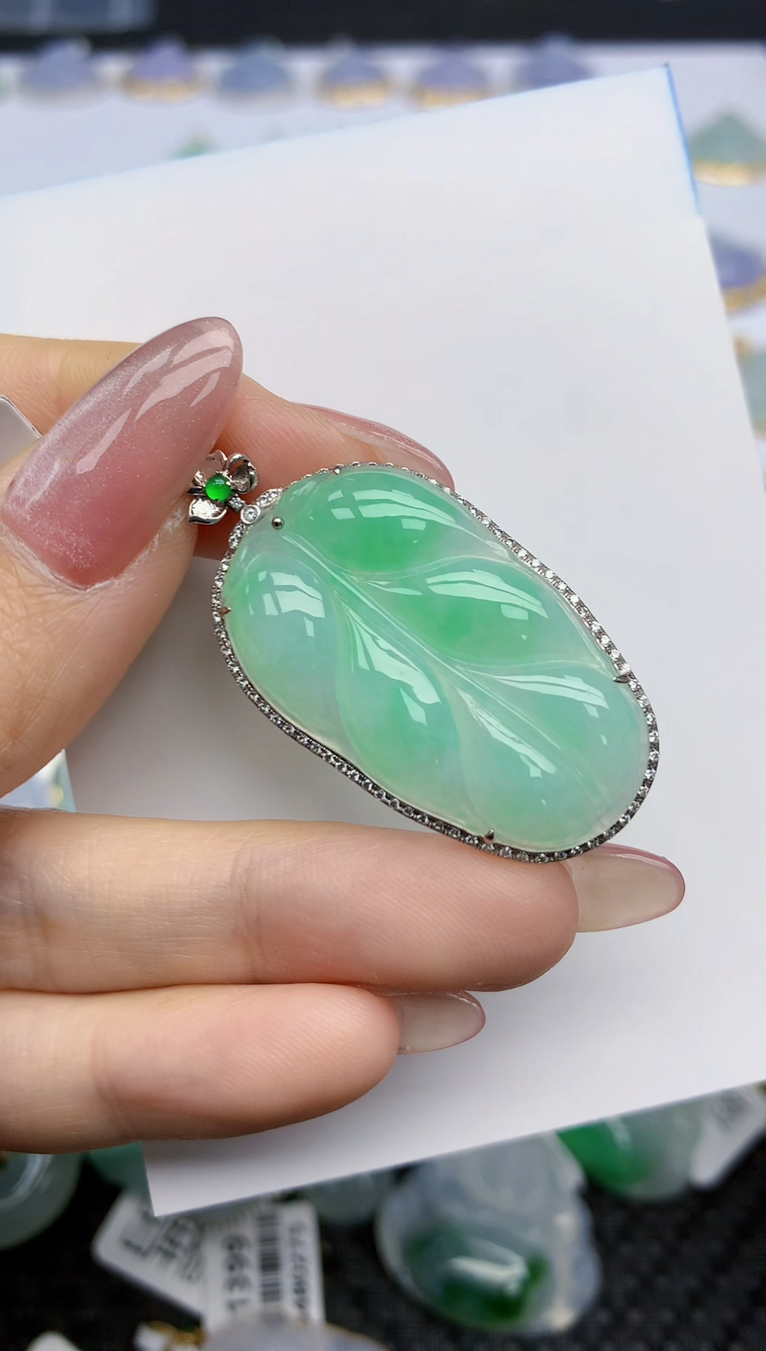 【闪购商品】翡翠挂件18K金镶嵌天然翡翠A货