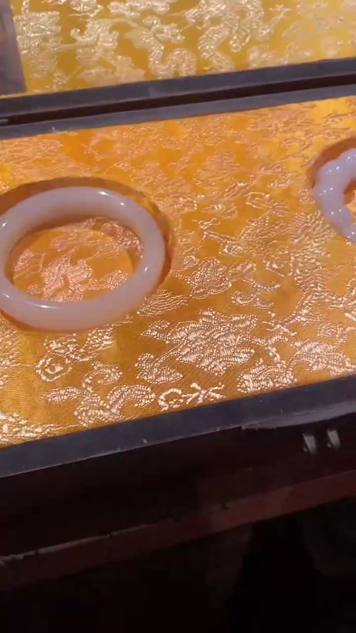 一一一一一一白手镯加手川