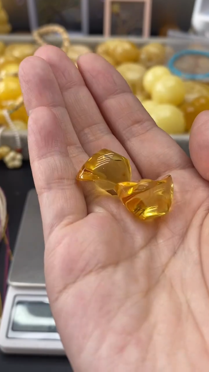 琥珀未镶嵌珠宝奇石依*2943（一单