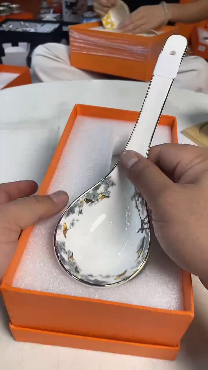 杯鸿辉家品牌瓷器，京东包邮！