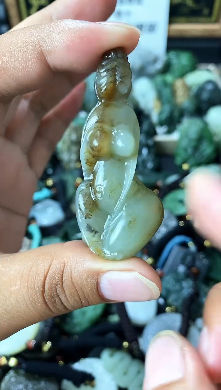 颈饰未镶嵌和田玉1
