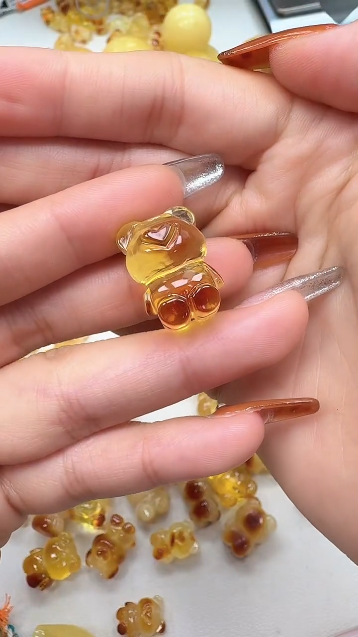 裸石琥珀未镶嵌如图