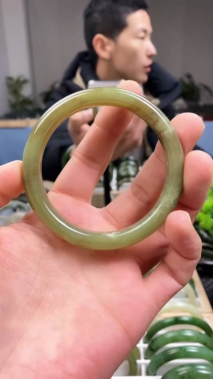 【闪购商品】和田玉手镯未镶嵌59
