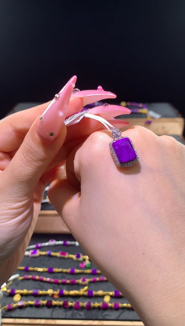 苏纪石（舒俱来）18K金镶嵌，吊坠