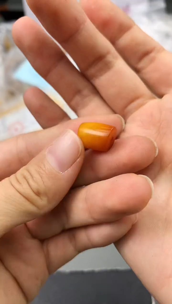 未镶嵌琥珀珠宝奇石185