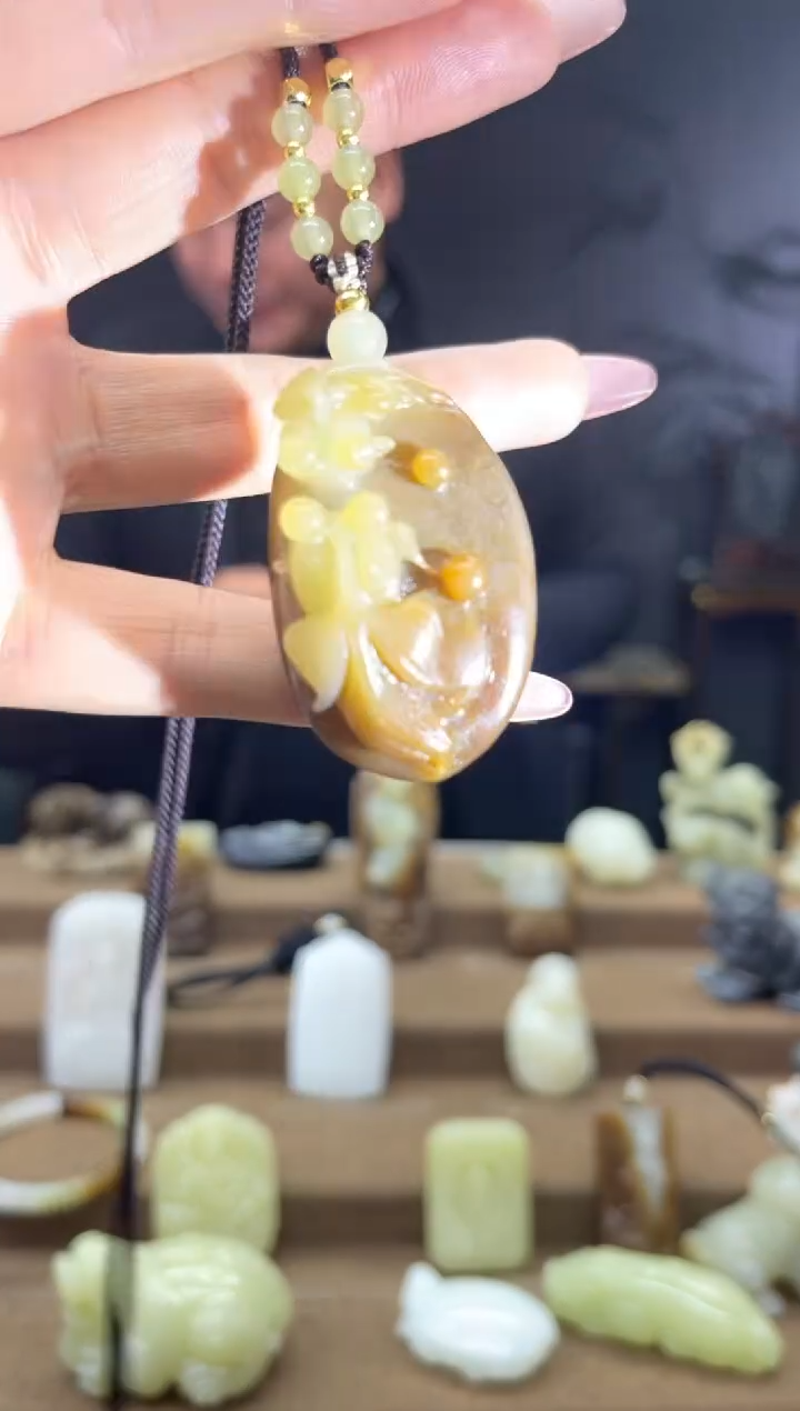 颈饰未镶嵌和田玉1