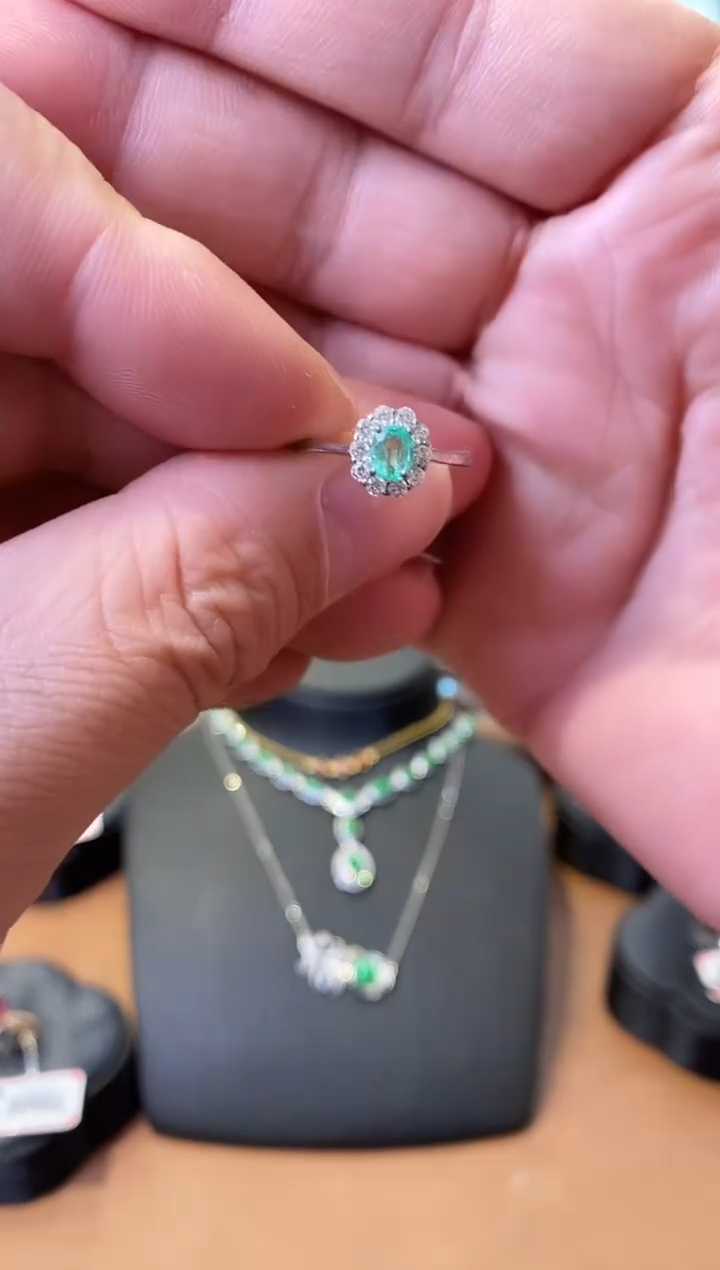 【闪购商品】祖母绿戒指银S925镶嵌亏米福利