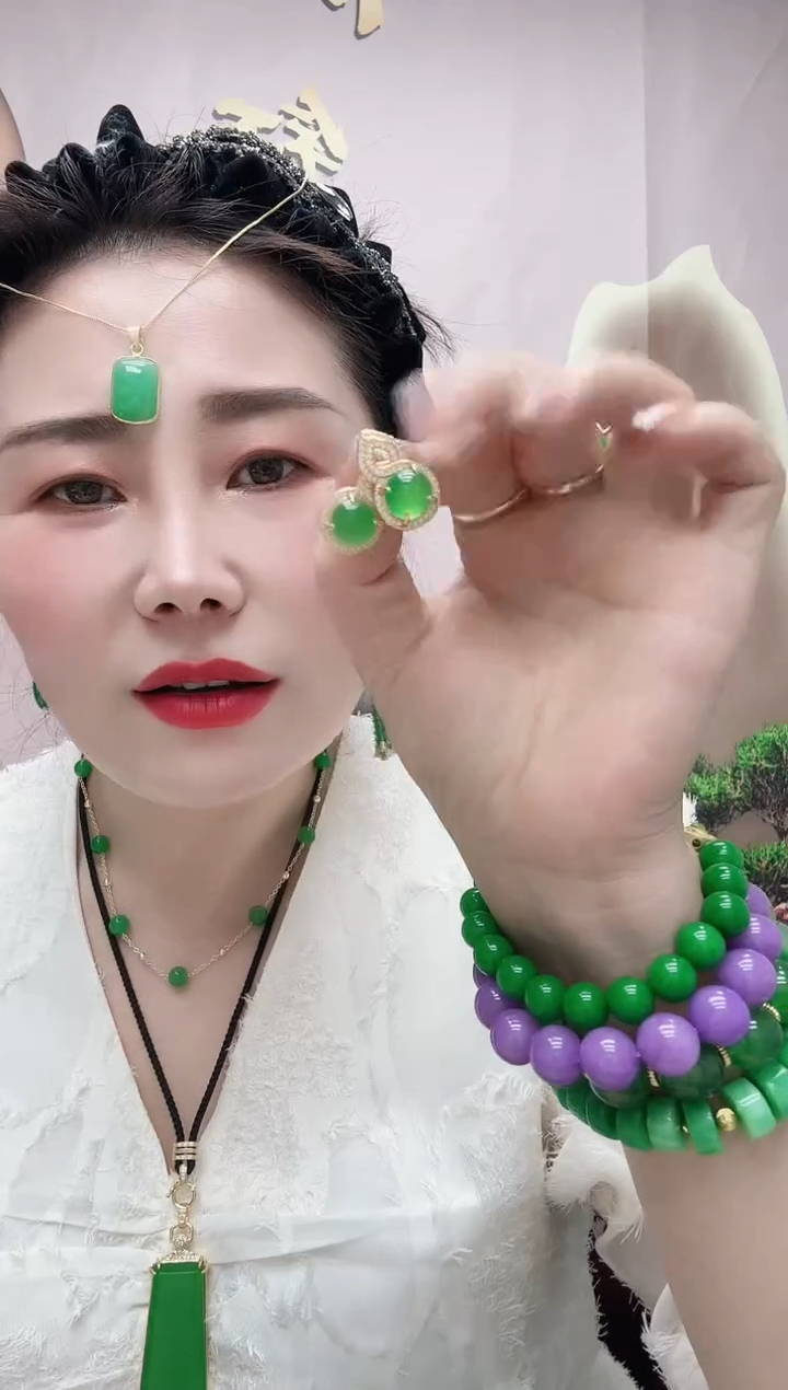 翡翠14K金镶嵌耳饰豪镶葫芦耳坠