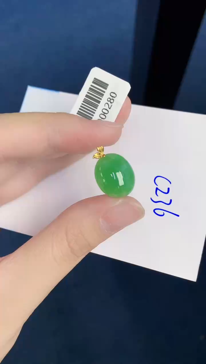 翡翠18K金镶嵌颈饰000000000