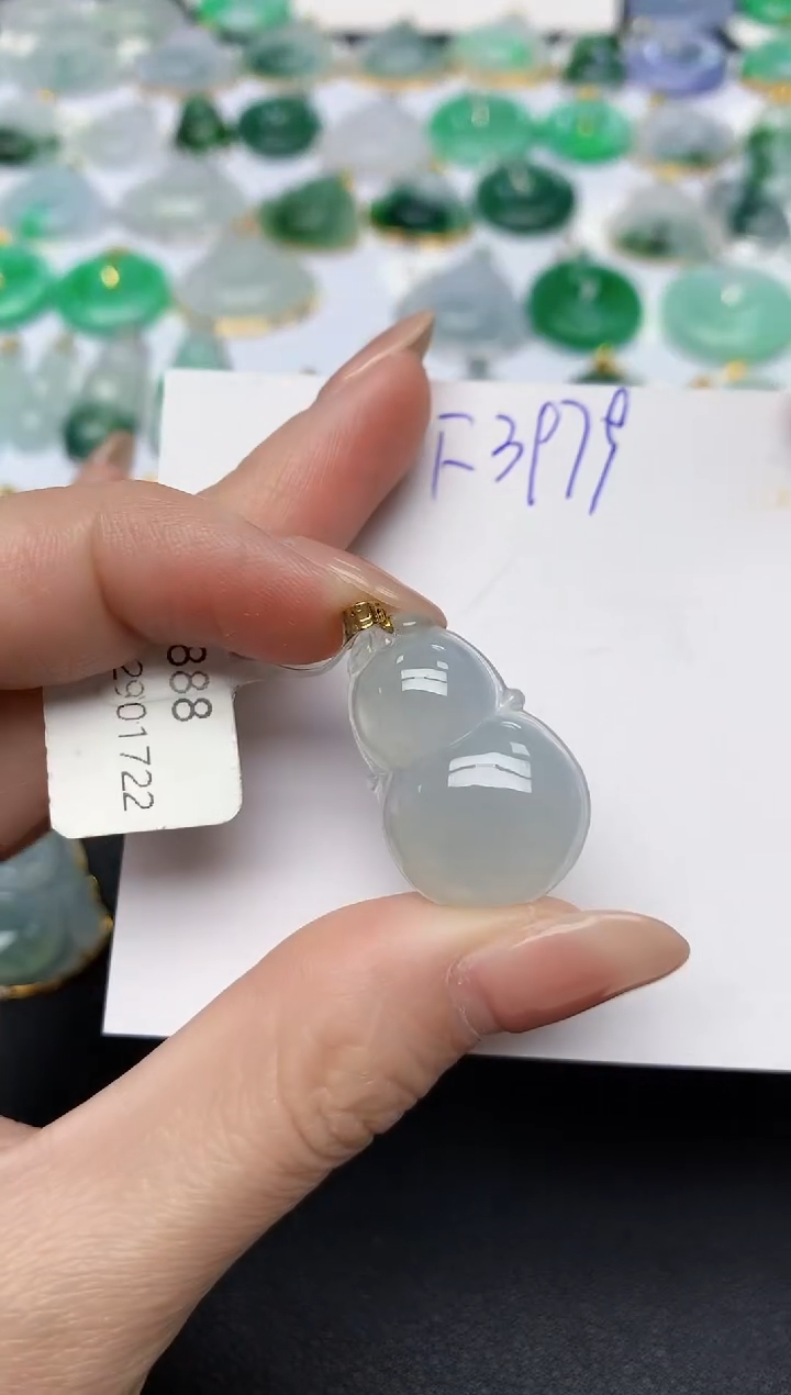 颈饰18K金镶嵌翡翠天然缅甸A货翡翠百元以上9元证书费自理