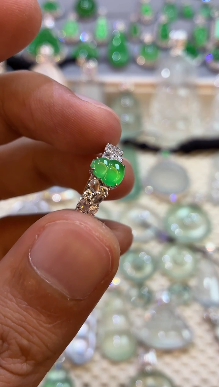 吊坠(不含链)18K金镶嵌翡翠戒指