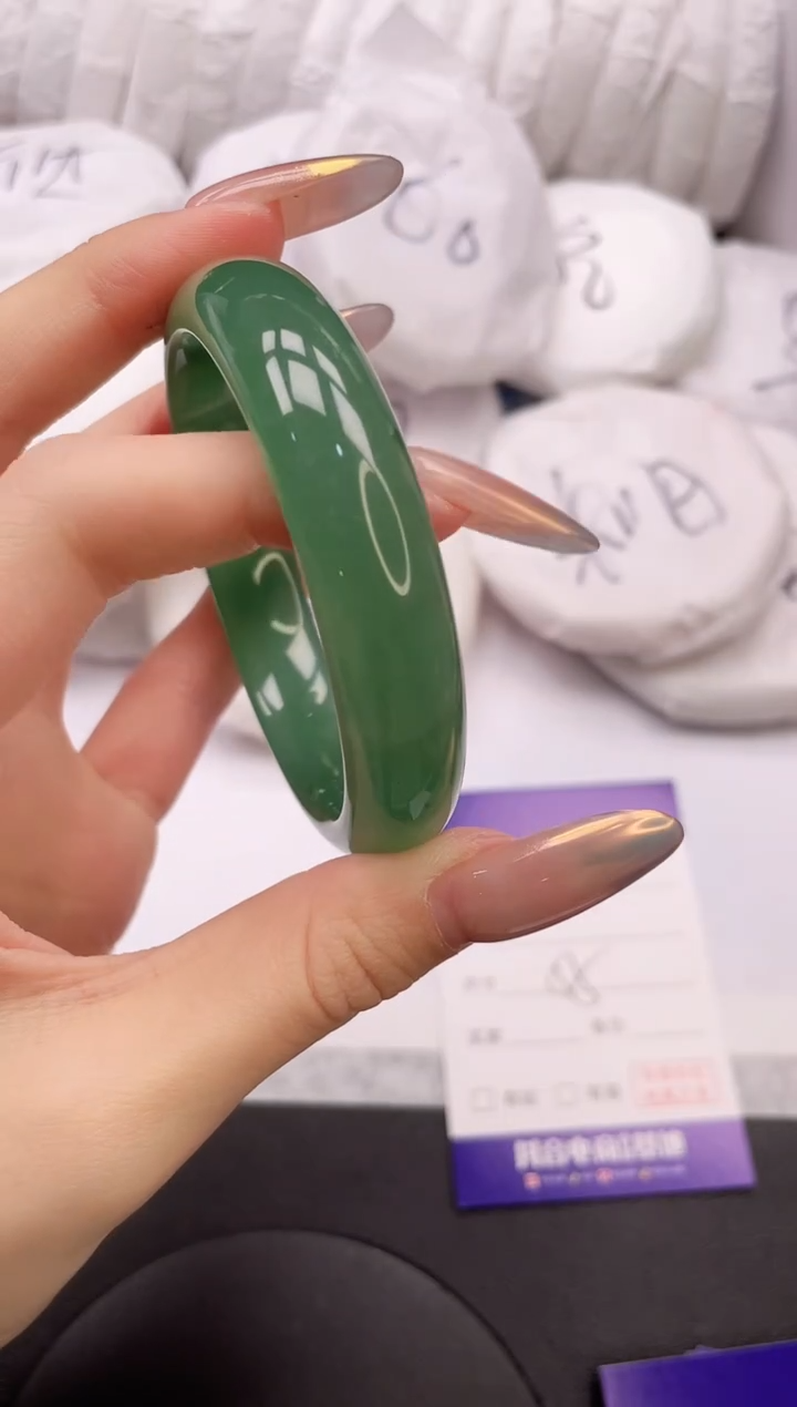 【闪购商品】石英质玉手镯未镶嵌30K174-54