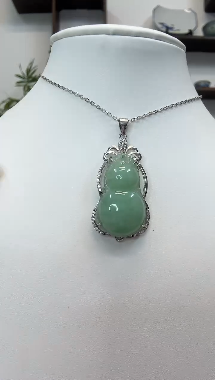 吊坠(赠链)银S925镶嵌翡翠葫芦