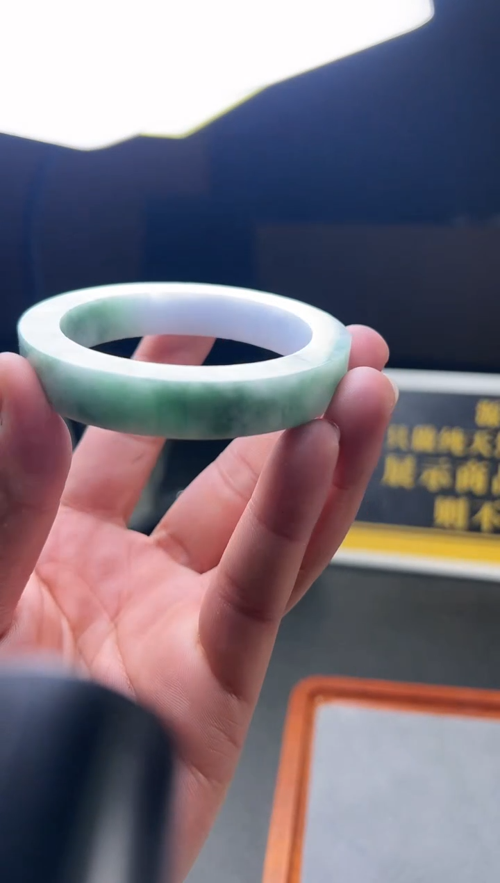 【闪购商品】定制翡翠定制未镶嵌手镯