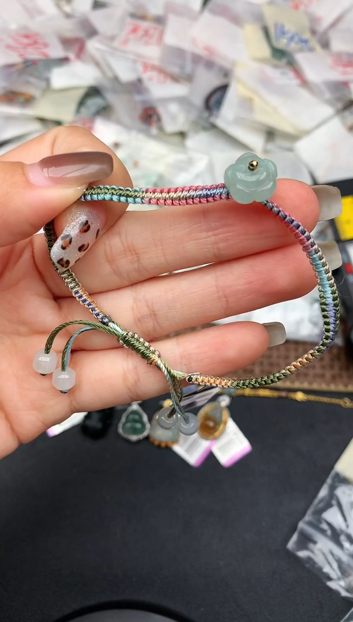 18K金镶嵌挂件翡翠—