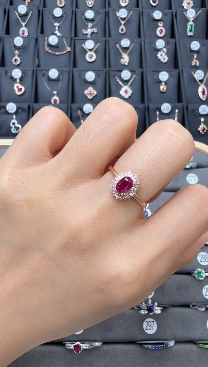 18K金镶嵌戒指红宝石主石0.68克拉