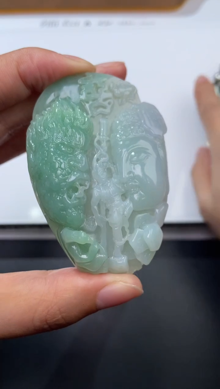未镶嵌挂件翡翠371556    多人  
