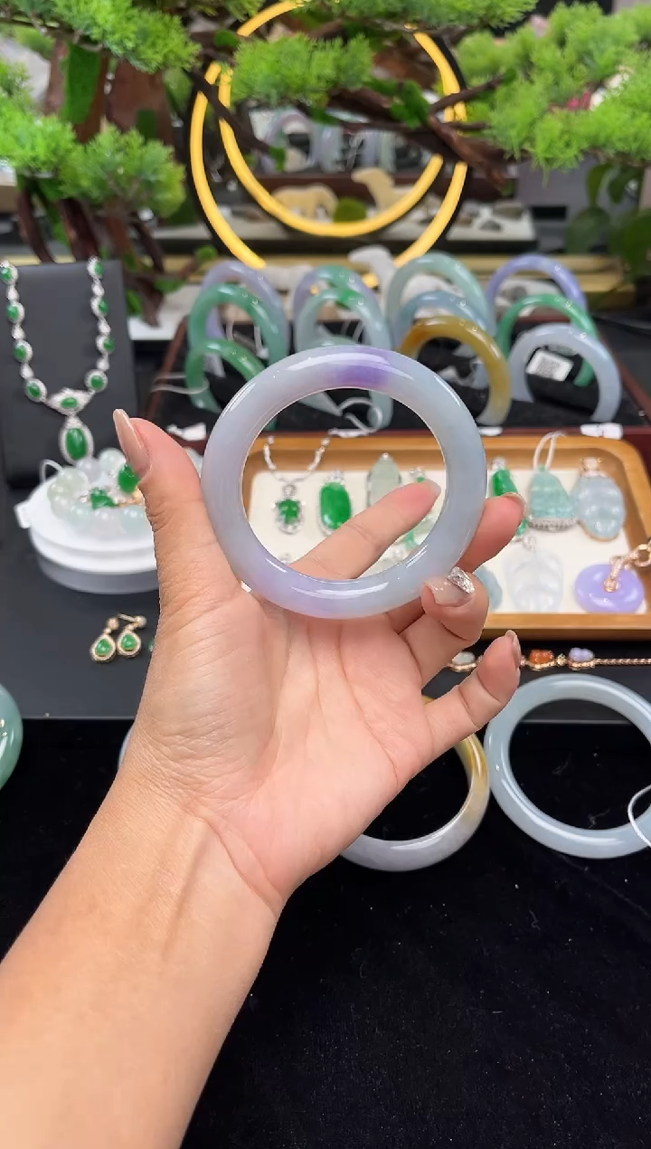 未镶嵌手镯翡翠手镯