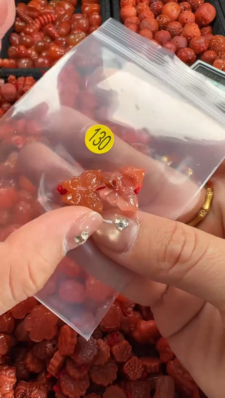 【闪购商品】南红玛瑙颈饰未镶嵌1