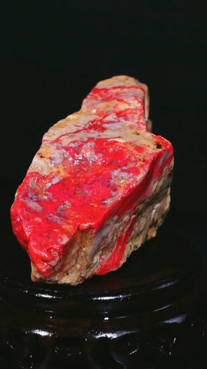 昌化石冠昌化鸡血石