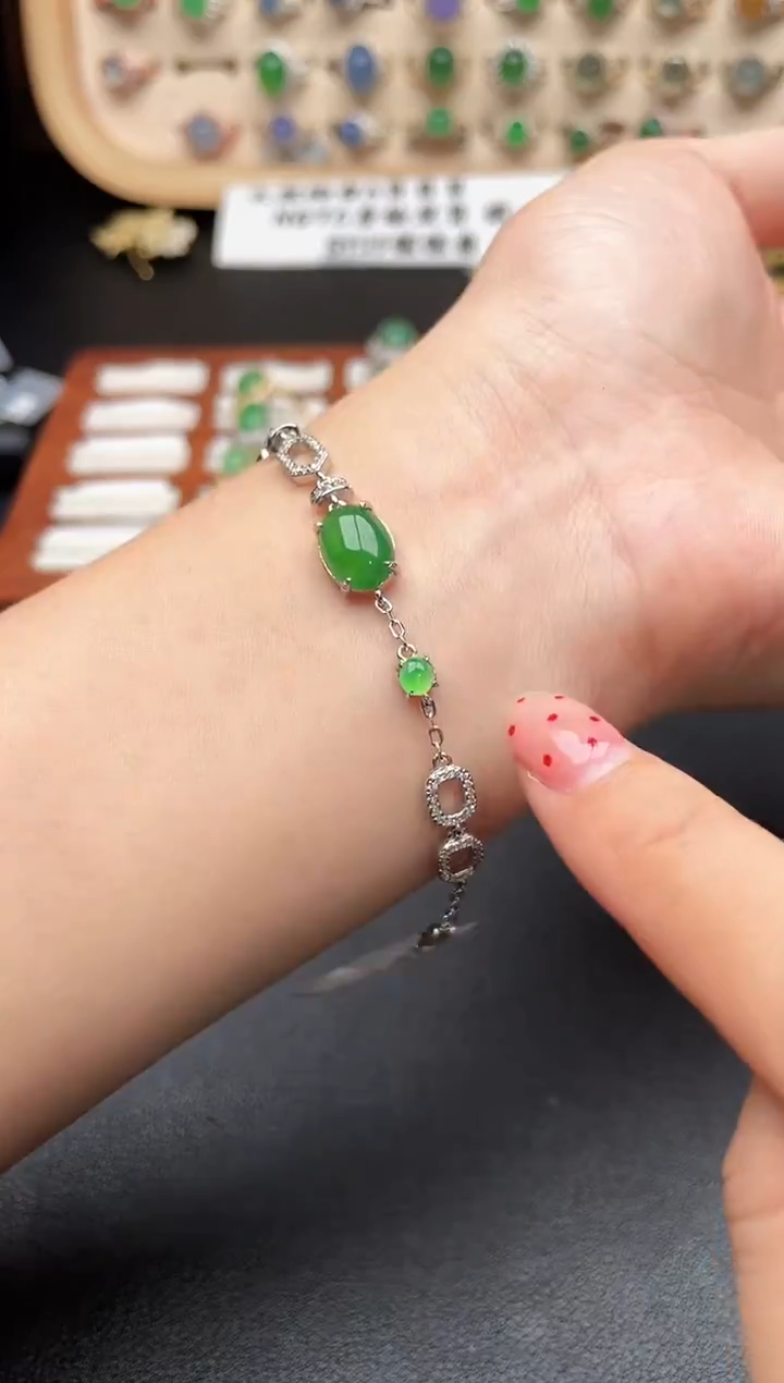 未镶嵌戒指翡翠一物一证一礼盒