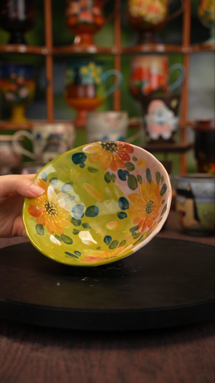 五彩手绘陶瓷大碗