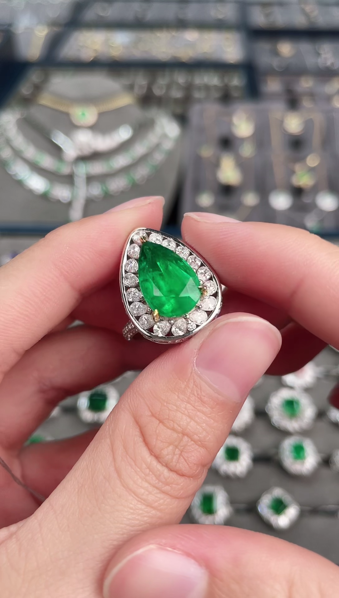 【闪购商品】祖母绿戒指18K金镶嵌4.73ct/赞比亚