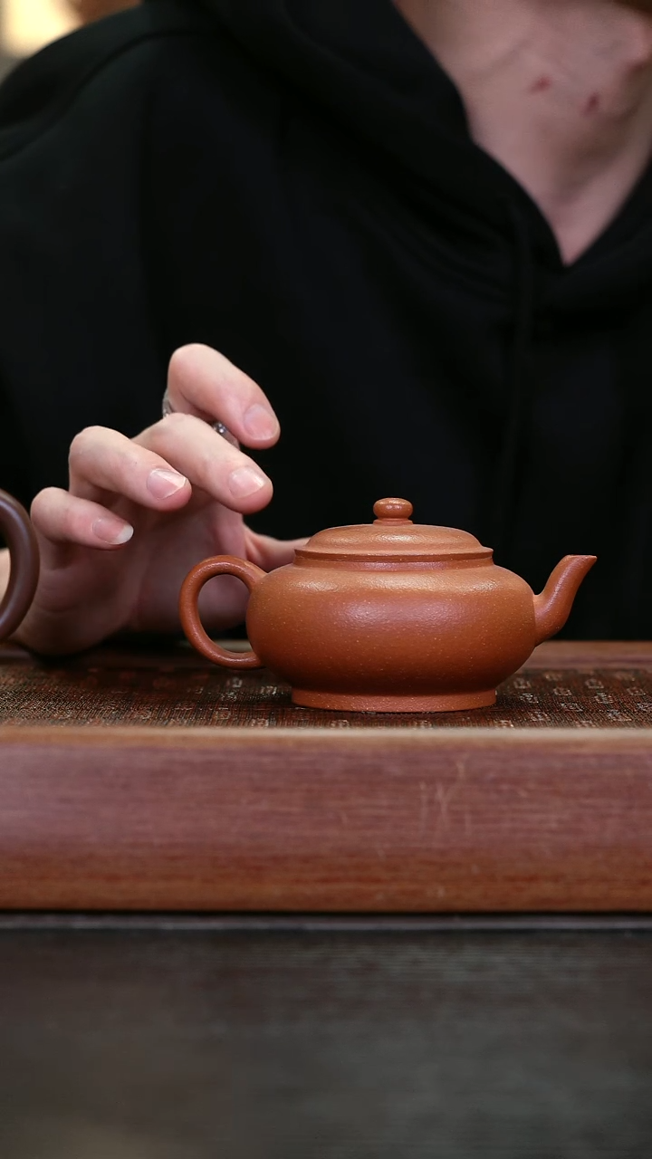 茶壶紫砂XJ    扁灯   红降坡     150cc