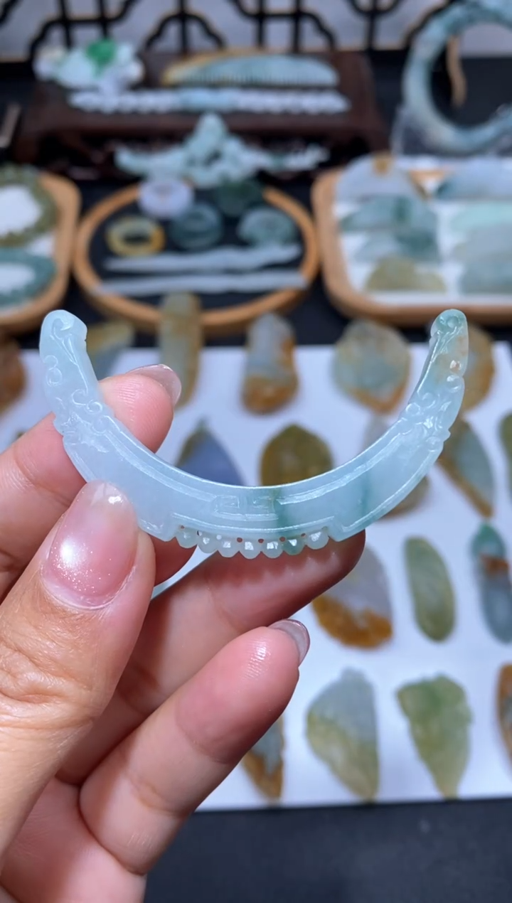 【闪购商品】定制翡翠未镶嵌玉璜