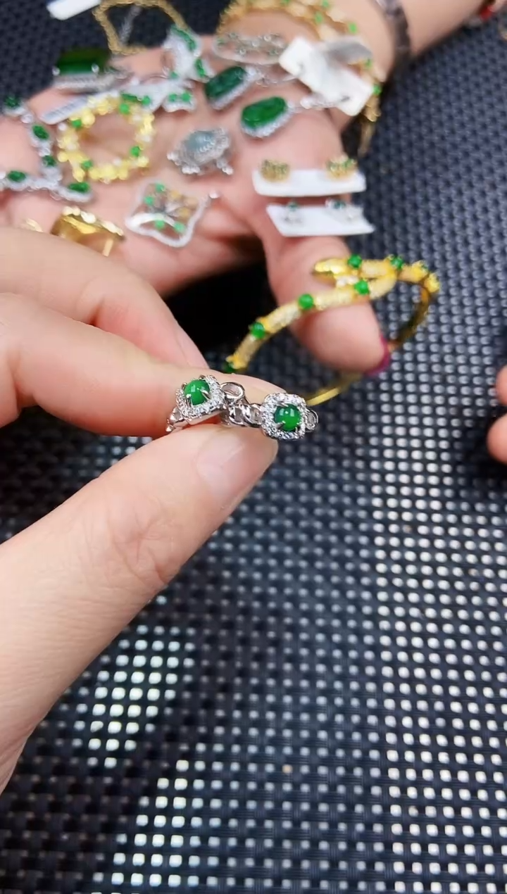 【闪购商品】翡翠耳饰未镶嵌11111111