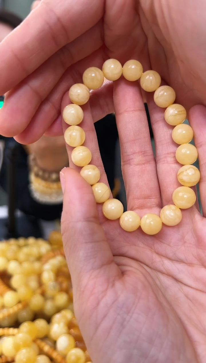 【闪购商品】琥珀手串未镶嵌蜜蜡手串多样性发其中一件