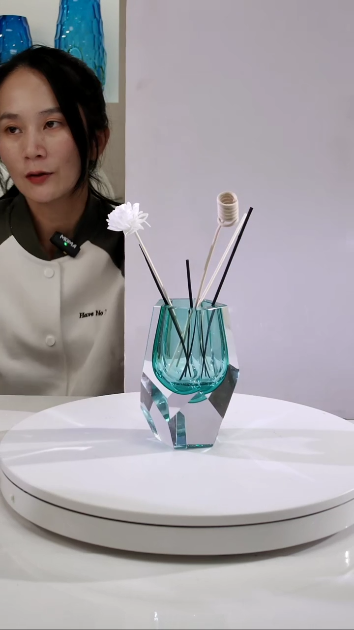 切面  湖水绿花器