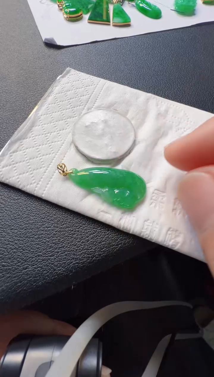 翡翠18K金镶嵌吊坠(不含链)580