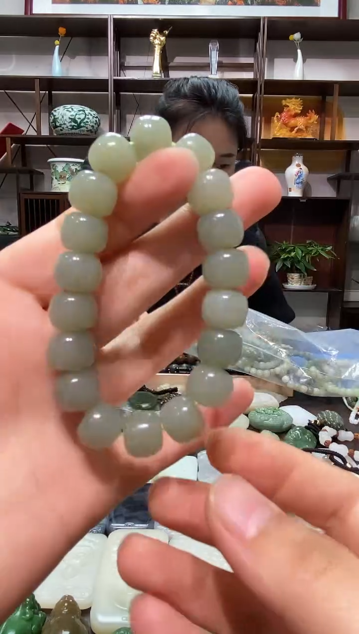 颈饰未镶嵌和田玉  