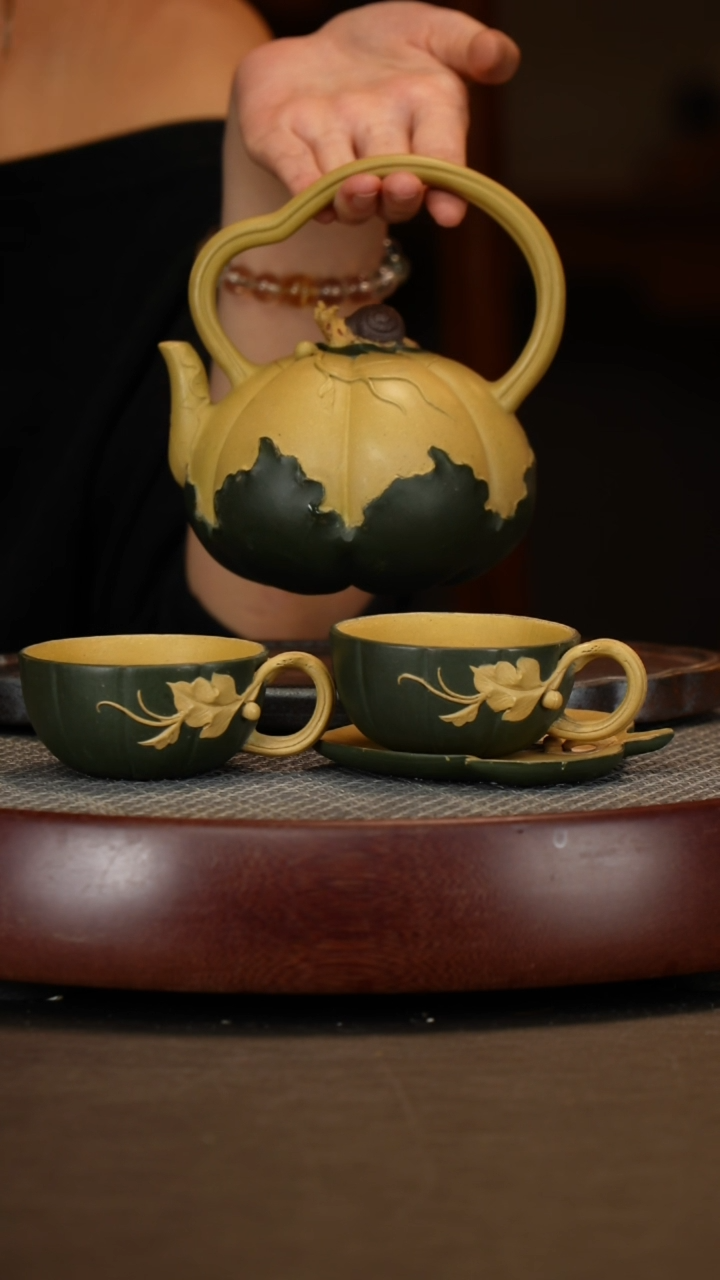 【闪购商品】紫砂茶壶南瓜提梁套组两杯两碟+雪山画