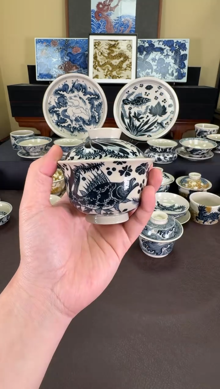 【闪购商品】瓷片二号釉鱼藻纹盖碗