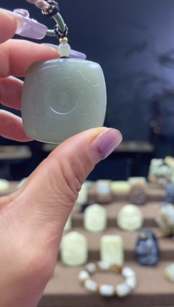 颈饰未镶嵌和田玉1