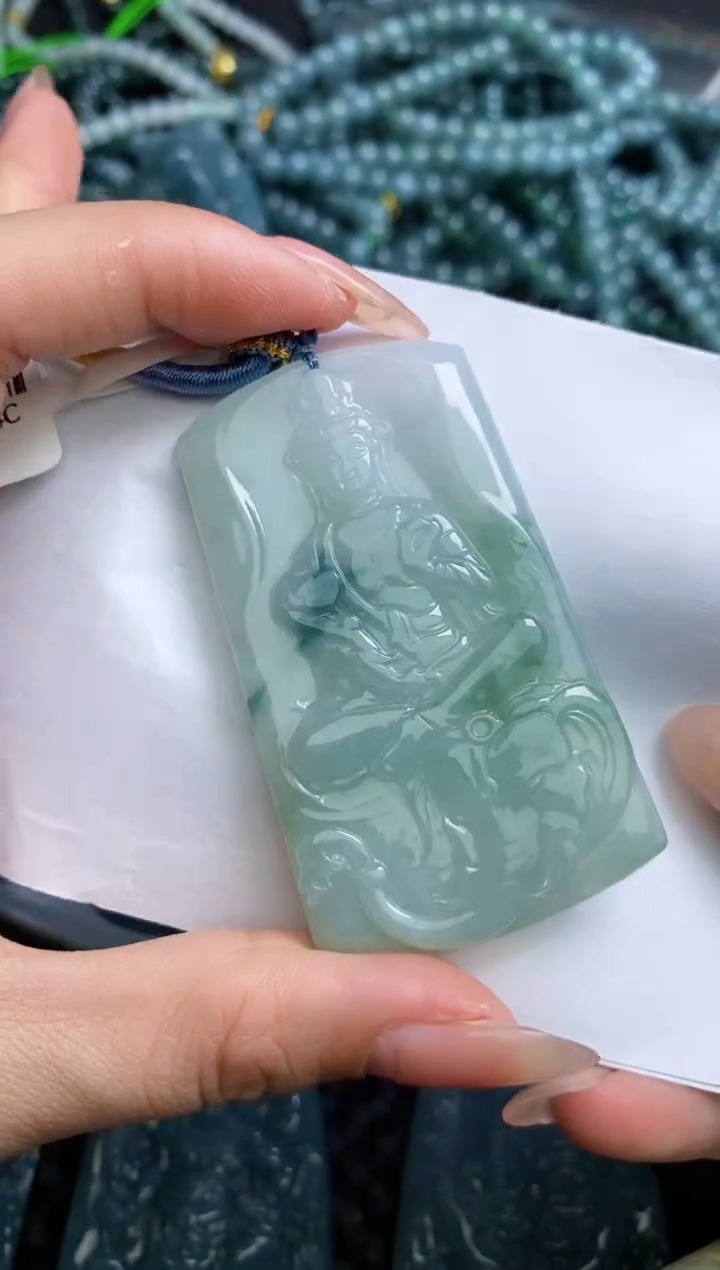 【闪购商品】翡翠颈饰未镶嵌         