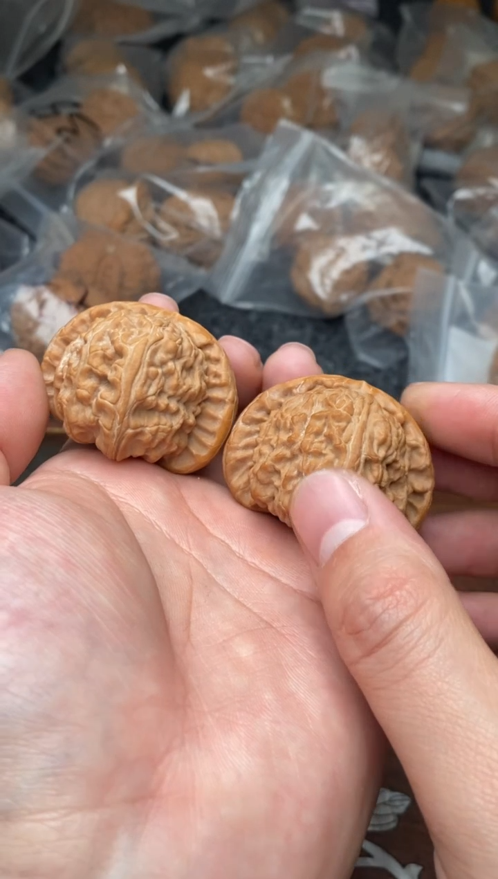 【闪购商品】文玩核桃把件G84号43尺白狮子