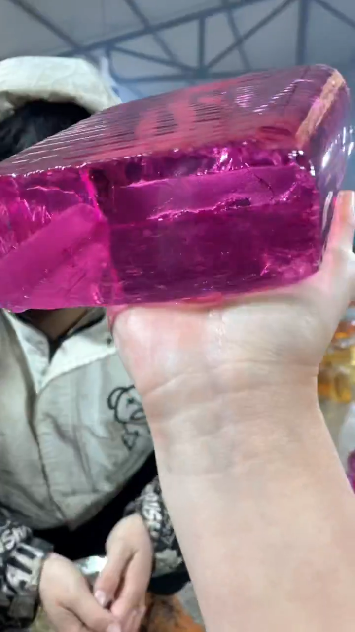 新疆五彩石原石摆件