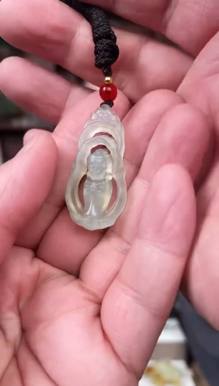 未镶嵌蛇纹石玉颈饰`