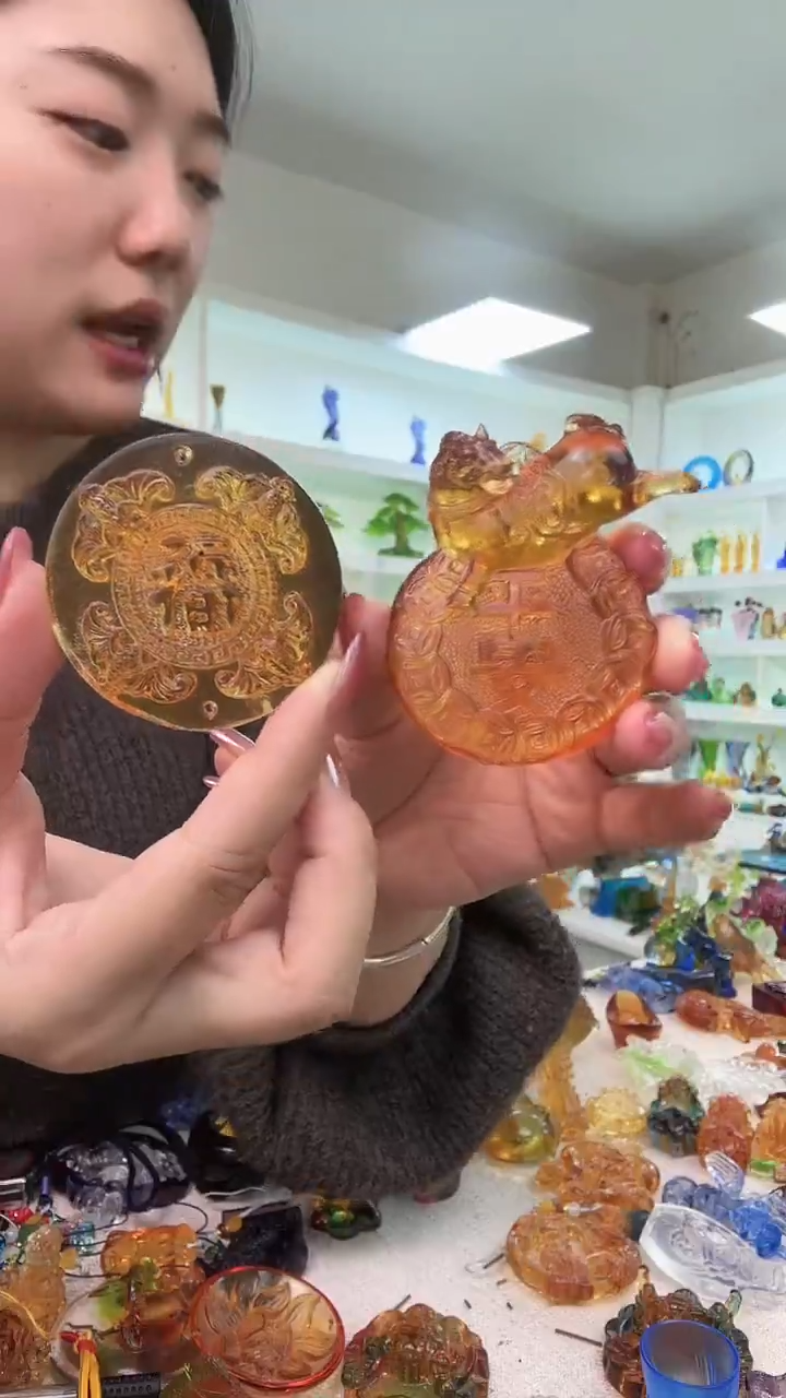 手工艺品琉璃福牌+唐马